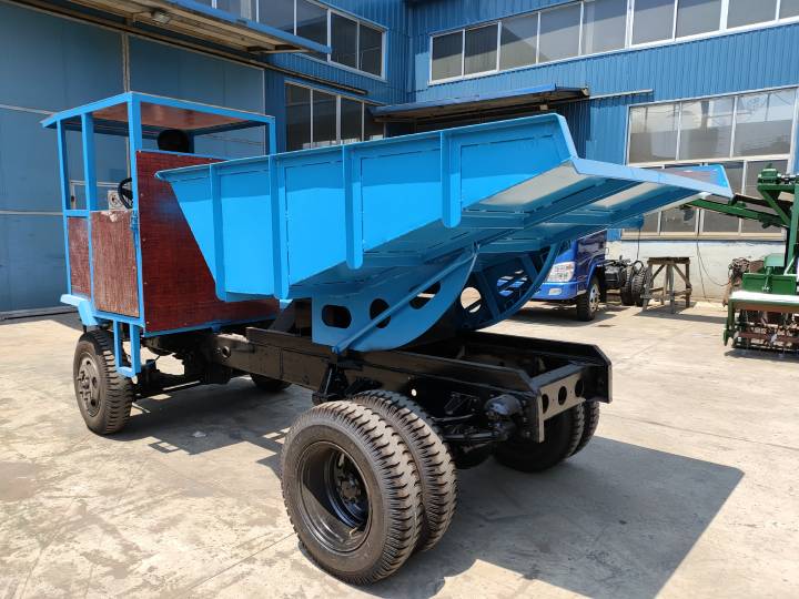 Salt truck