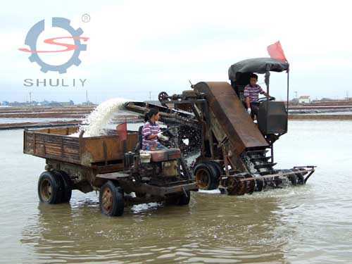 High efficient salt harvester will do great help for the large salt field